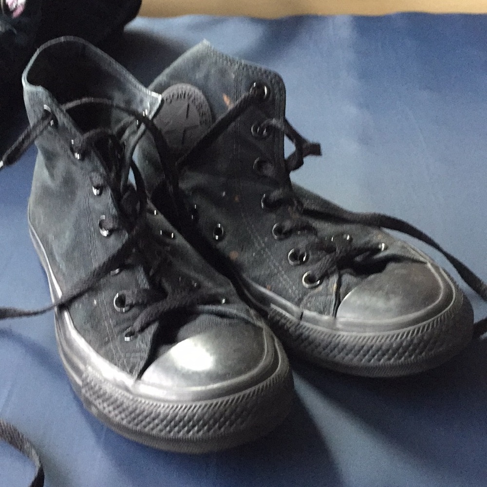 Black Hightop converse